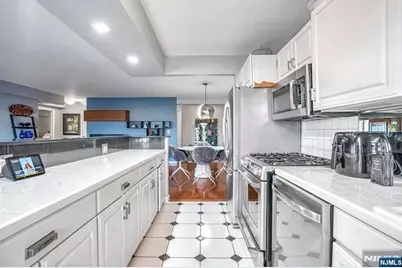 8800 Jfk Blvd E 7E #7E, North Bergen, NJ 07047 - Photo 7