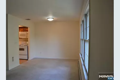 10 S Irving Street 10B #10B, Ridgewood, NJ 07450 - Photo 5