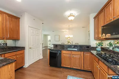 7 Cliff Road D2 #D2, Woodland Park, NJ 07424 - Photo 11