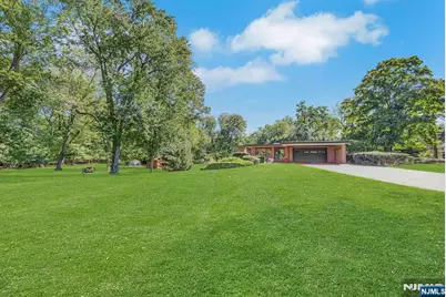 170 Pulis Avenue, Franklin Lakes, NJ 07417 - Photo 5
