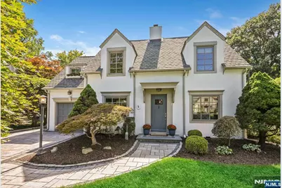 424 Braeburn Road, Ho Ho Kus, NJ 07423 - Photo 1