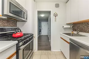 6040 Blvd East 6F, West New York, NJ 07093 - Photo 5