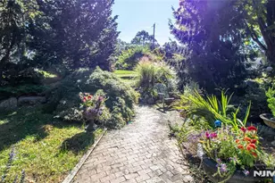 10 Locust Ln, Mahwah, NJ 07430 - Photo 25