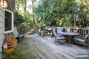 10 Locust Ln, Mahwah, NJ 07430 - Photo 21