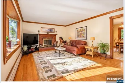 10 Locust Lane, Mahwah, NJ 07430 - Photo 3