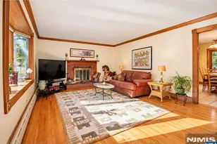10 Locust Ln, Mahwah, NJ 07430 - Photo 3