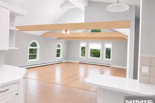 10 Locust Ln, Mahwah, NJ 07430 - Photo 9