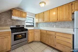 335 10th Street 2nd Fl, Palisades Park, NJ 07650 - Photo 3