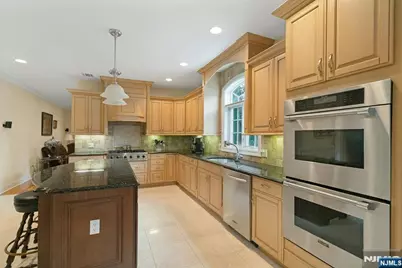 87 Linden Avenue, Emerson, NJ 07630 - Photo 13