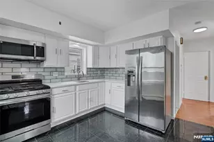 113 Oakwood Ave, Cliffside Park, NJ 07010 - Photo 11