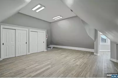 113 Oakwood Avenue, Cliffside Park, NJ 07010 - Photo 17