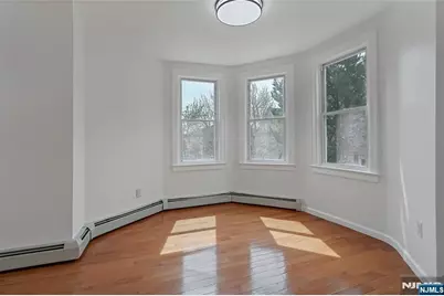 113 Oakwood Avenue, Cliffside Park, NJ 07010 - Photo 5