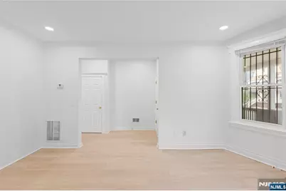 35 16th Street, East Orange, NJ 07017 - Photo 9