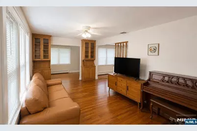 19 Mattocks Place, Closter, NJ 07624 - Photo 5