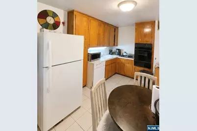 39 E 39th `m1 #`M1, Paterson, NJ 07514 - Photo 5