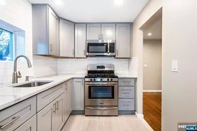189 Washington Avenue 2nd Floor #2nd Floor, Little Ferry, NJ 07643 - Photo 11