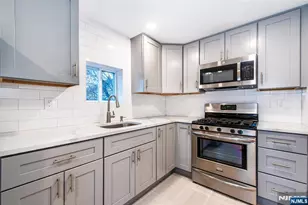 189 Washington Ave 2nd Floor, Little Ferry, NJ 07643 - Photo 9