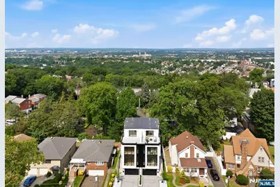 1017 Kingsland Lane, Fort Lee, NJ 07024 - Photo 3