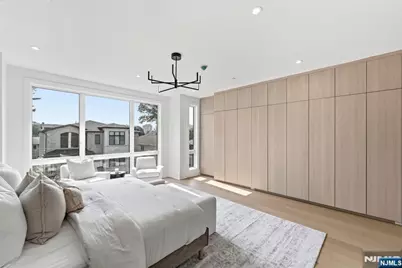 1017 Kingsland Lane, Fort Lee, NJ 07024 - Photo 21