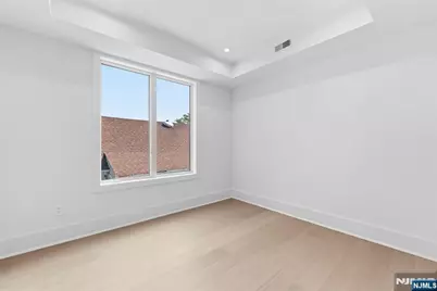 1017 Kingsland Lane, Fort Lee, NJ 07024 - Photo 27