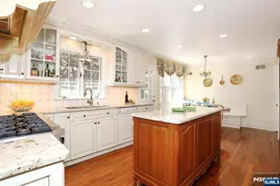 328 Ridgewood Ave, Ridgewood, NJ 07450 - Photo 13