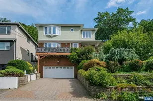 424 Oak St, Ridgefield, NJ 07657 - Photo 1