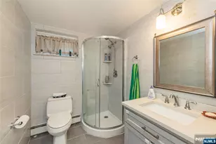 424 Oak St, Ridgefield, NJ 07657 - Photo 29