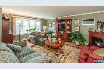 424 Oak Street, Ridgefield, NJ 07657 - Photo 15