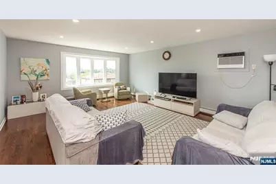 424 Oak Street, Ridgefield, NJ 07657 - Photo 5