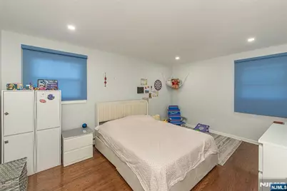 424 Oak Street, Ridgefield, NJ 07657 - Photo 9