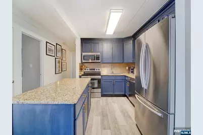 250 Gorge 21B #21B, Cliffside Park, NJ 07010 - Photo 9