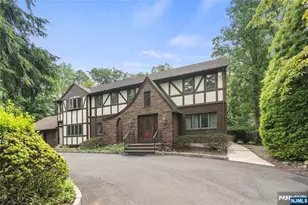81 Old Tappan Rd, Old Tappan, NJ 07675 - Photo 3