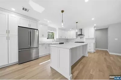 182 W Grand Avenue, Park Ridge, NJ 07656 - Photo 7