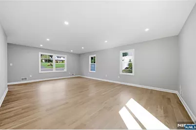 182 W Grand Avenue, Park Ridge, NJ 07656 - Photo 9