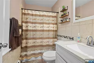526 E 25th St, Paterson, NJ 07514 - Photo 15