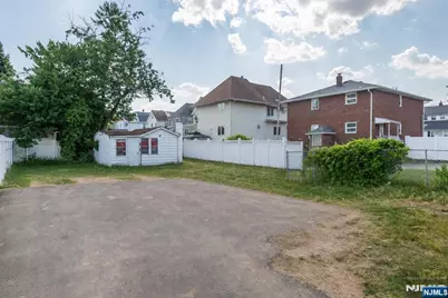 344 Valley Brook Avenue 1 #1, Lyndhurst Township, NJ 07071 - Photo 23