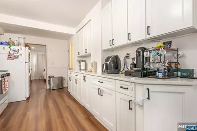 344 Valley Brook Avenue 1 #1, Lyndhurst Township, NJ 07071 - Photo 3