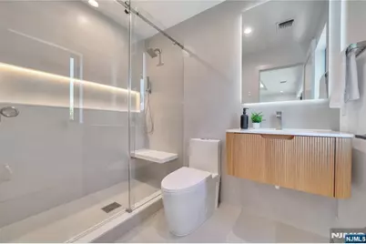 1077 Abbott Boulevard, Fort Lee, NJ 07024 - Photo 33