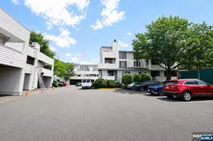 820 Topsail Ln, Secaucus, NJ 07094 - Photo 11