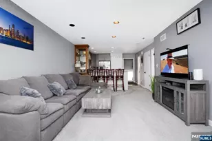 820 Topsail Ln, Secaucus, NJ 07094 - Photo 3