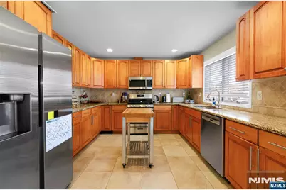 105 6th Street A #A, Fairview, NJ 07022 - Photo 7