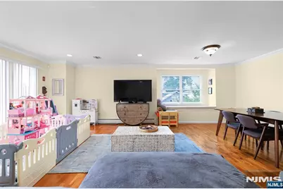 105 6th Street A #A, Fairview, NJ 07022 - Photo 5