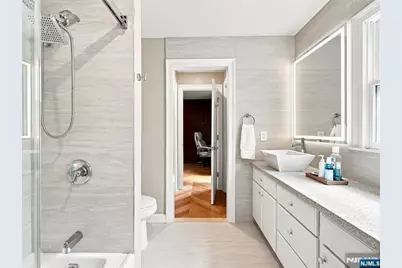 202 W Shearwater Court Ph-51 #PH-51, Jersey City, NJ 07305 - Photo 25