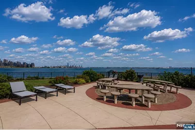 202 W Shearwater Court Ph-51 #PH-51, Jersey City, NJ 07305 - Photo 37