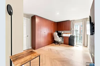 202 W Shearwater Court Ph-51 #PH-51, Jersey City, NJ 07305 - Photo 23