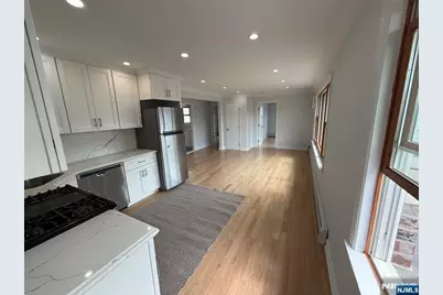 307 9th Street 3B #3B, Fairview, NJ 07022 - Photo 3