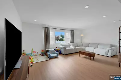 726 Saddle River Road, Saddle Brook Township, NJ 07663 - Photo 5
