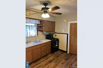 264 Lawton Avenue 1 #1, Cliffside Park, NJ 07010 - Photo 5