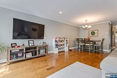 2373 Phillip Court, Mahwah, NJ 07430 - Photo 9