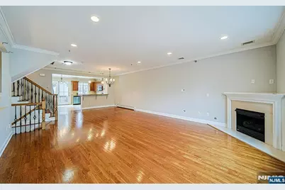 2462 3rd Street 2462 #2462, Fort Lee, NJ 07024 - Photo 7